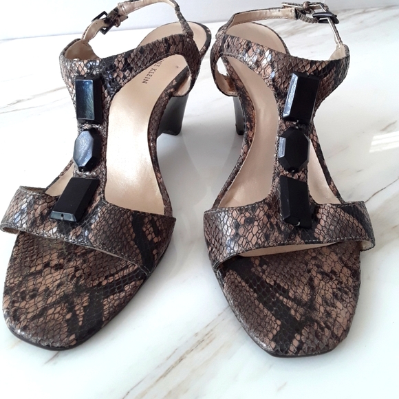 ANNE KLEIN SNAKESKIN WEDGE BEJEWELED SANDALS SZ 9 - Picture 4 of 6